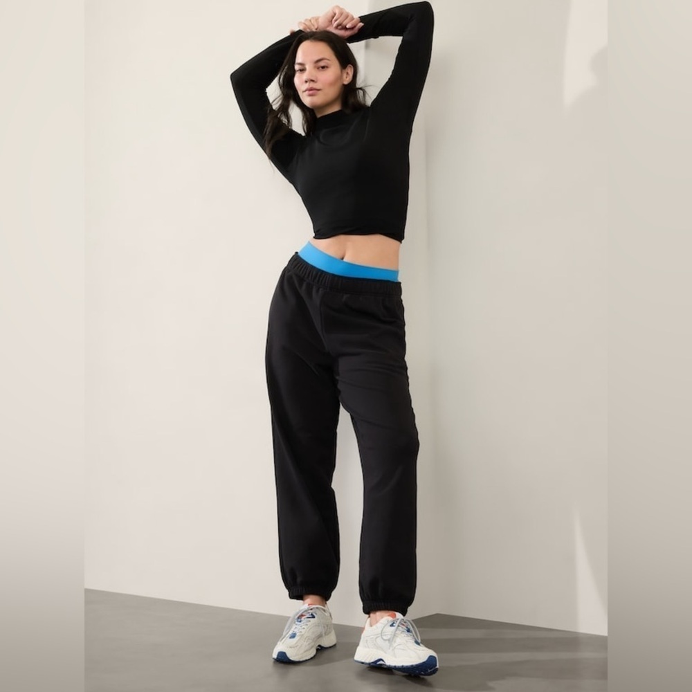 NWT Forever Fleece Black Jogger Size Large - Picture 2 of 8